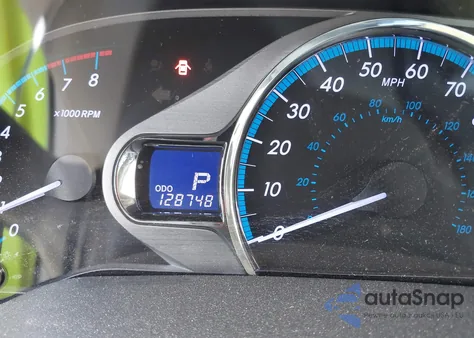 2012 Toyota Sienna Xle V6 8 Passenger z USA, uszkodzony, nr VIN 5TDYK3DCXCS278442